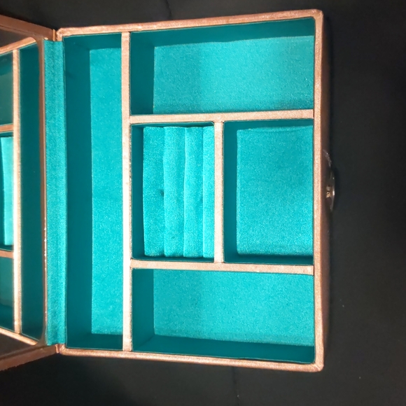 Jewelry Box - Picture 3 of 4